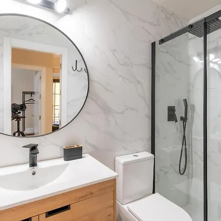 Precioso Y Moderno Apartamento En Centro De * Sevilla